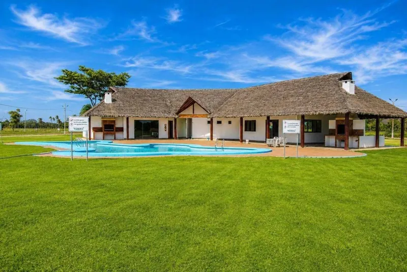Terreno de 300 m² en venta en el Complejo Acuático Zuriel, Cotoca: foto 8 de 15