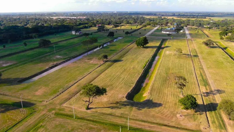 Terreno de 300 m² en venta en el Complejo Acuático Zuriel, Cotoca: foto 14 de 15