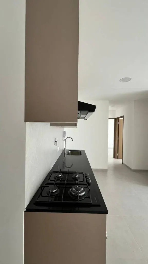 Departamento de 2 dormitorios en venta en Uptown Drei, Equipetrol: foto 4 de 13