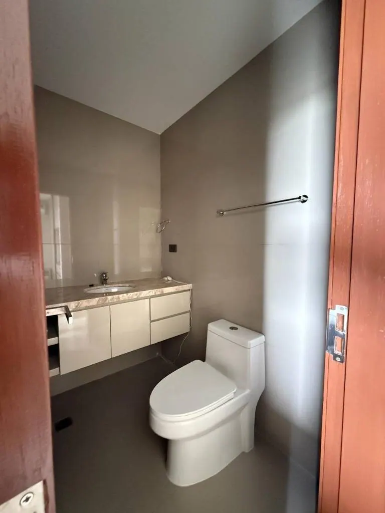 Departamento amoblado de 3 dormitorios en venta en In Towers, Urubó: foto 3 de 9