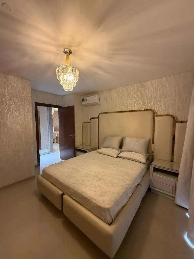 Departamento amoblado de 3 dormitorios en venta en In Towers, Urubó: foto 9 de 9