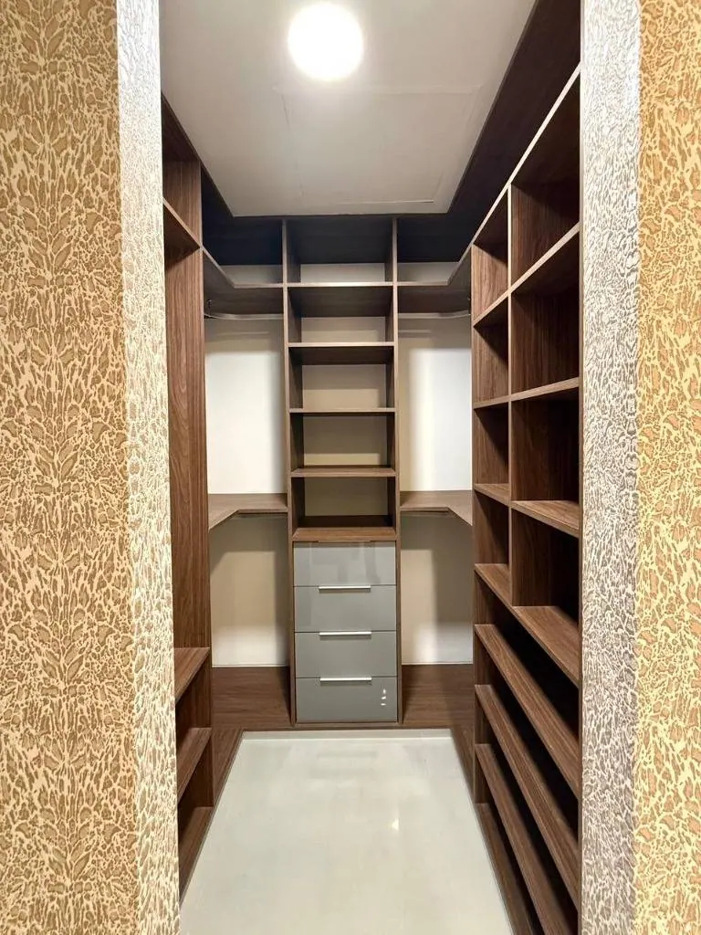 Penthouse amoblado de 3 dormitorios en venta en IN Towers, Urubó: foto 11 de 40