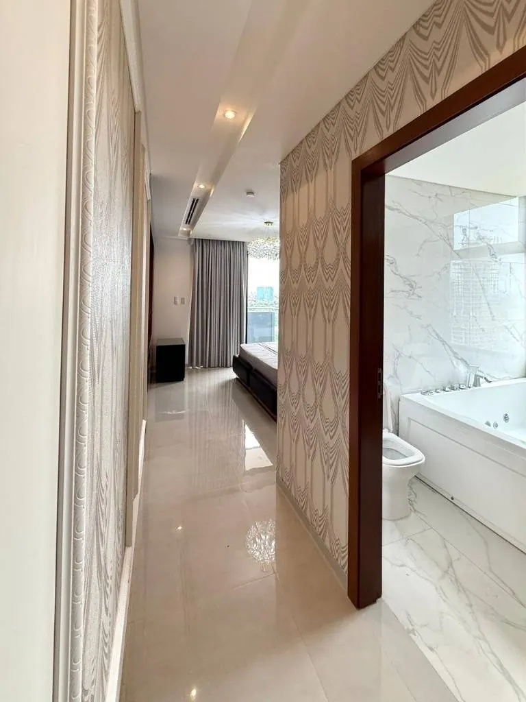Penthouse amoblado de 3 dormitorios en venta en IN Towers, Urubó: foto 13 de 40
