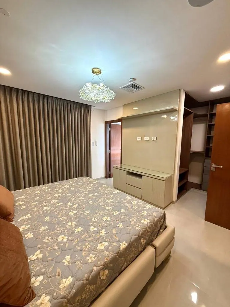 Penthouse amoblado de 3 dormitorios en venta en IN Towers, Urubó: foto 16 de 40