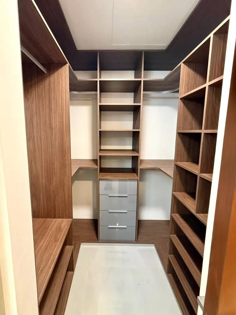 Penthouse amoblado de 3 dormitorios en venta en IN Towers, Urubó: foto 23 de 40