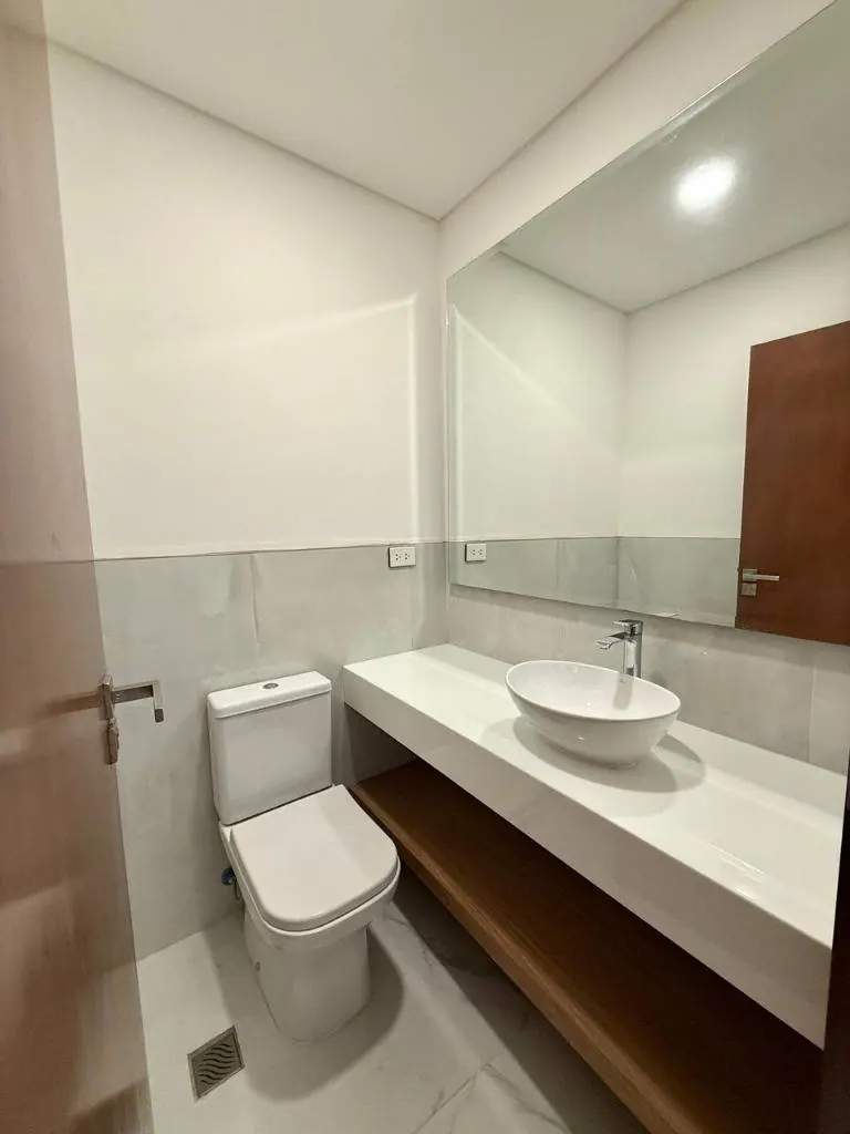 Penthouse amoblado de 3 dormitorios en venta en IN Towers, Urubó: foto 25 de 40
