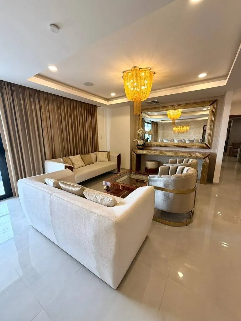 Penthouse amoblado de 3 dormitorios en venta en IN Towers, Urubó: foto 37 de 40