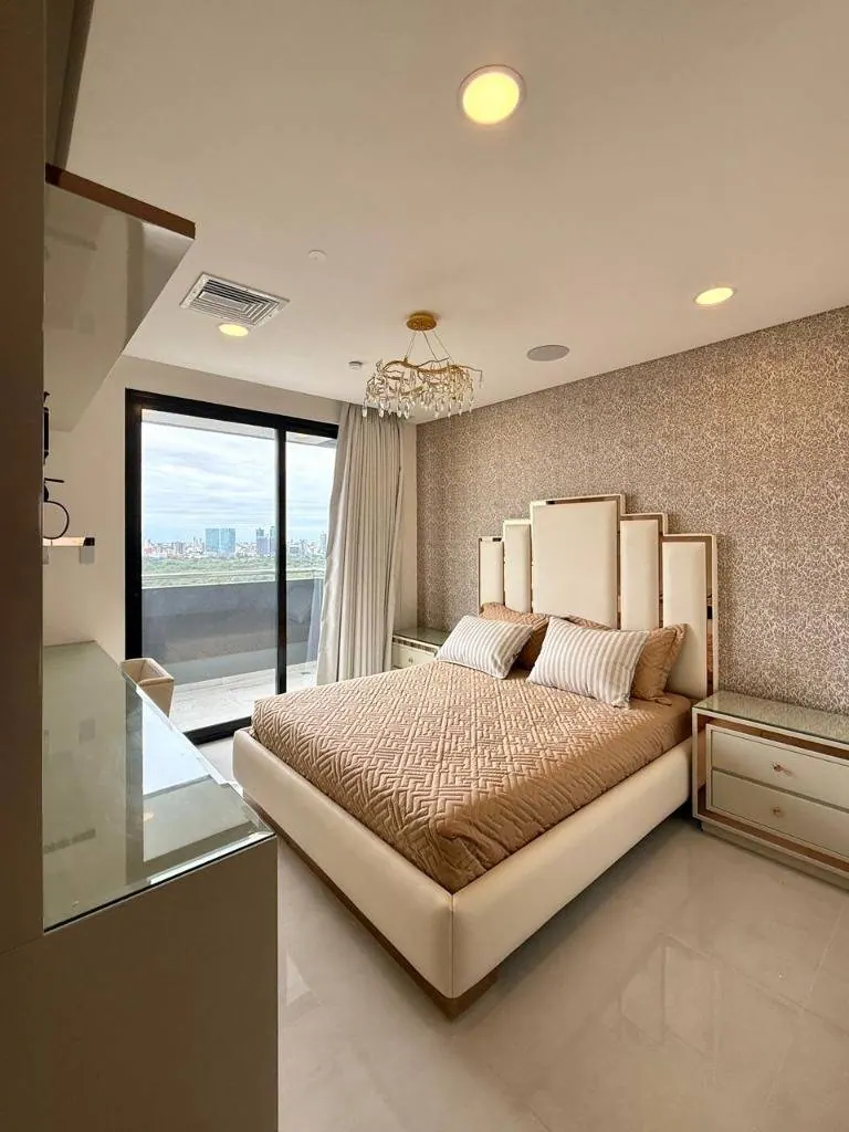 Penthouse amoblado de 3 dormitorios en venta en IN Towers, Urubó: foto 39 de 40