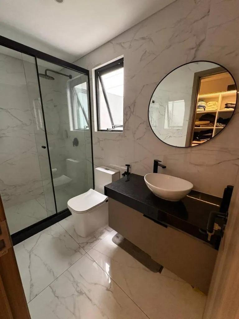 Departamento de 2 dormitorios en venta en Luxe Suites, Equipetrol: foto 5 de 10