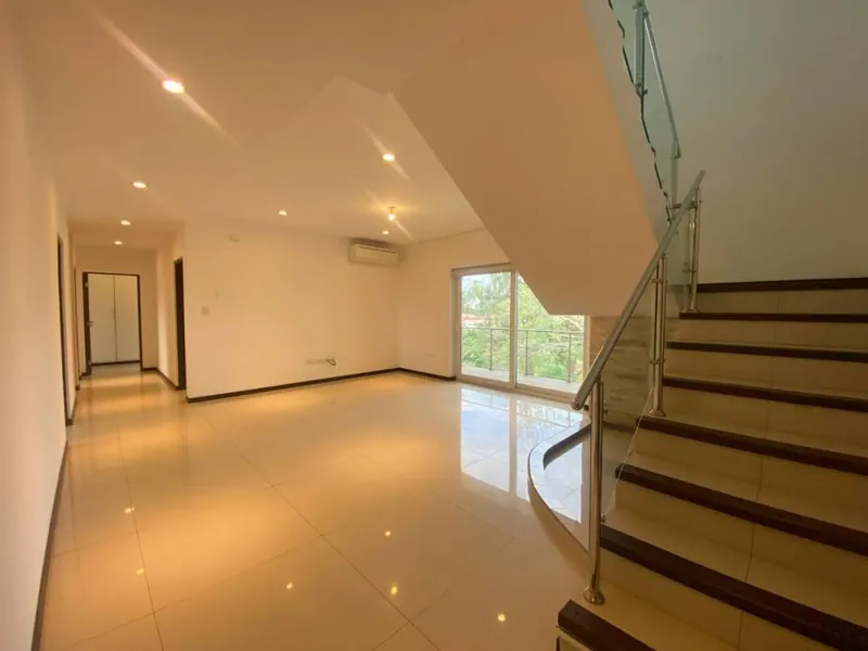 Departamento dúplex de 4 dormitorios en venta en la Zona Norte: foto 2 de 28