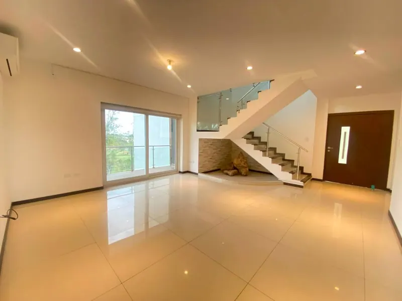 Departamento dúplex de 4 dormitorios en venta en la Zona Norte: foto 3 de 28
