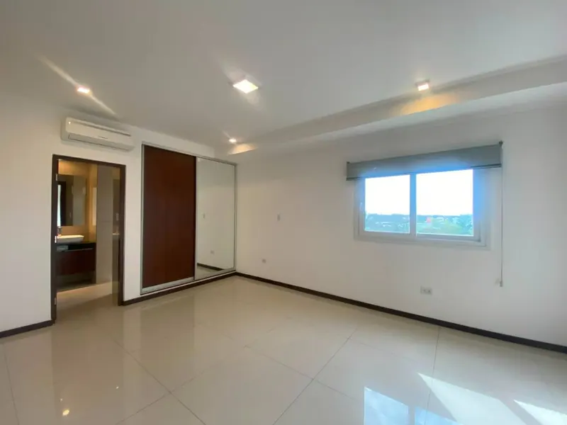 Departamento dúplex de 4 dormitorios en venta en la Zona Norte: foto 4 de 28