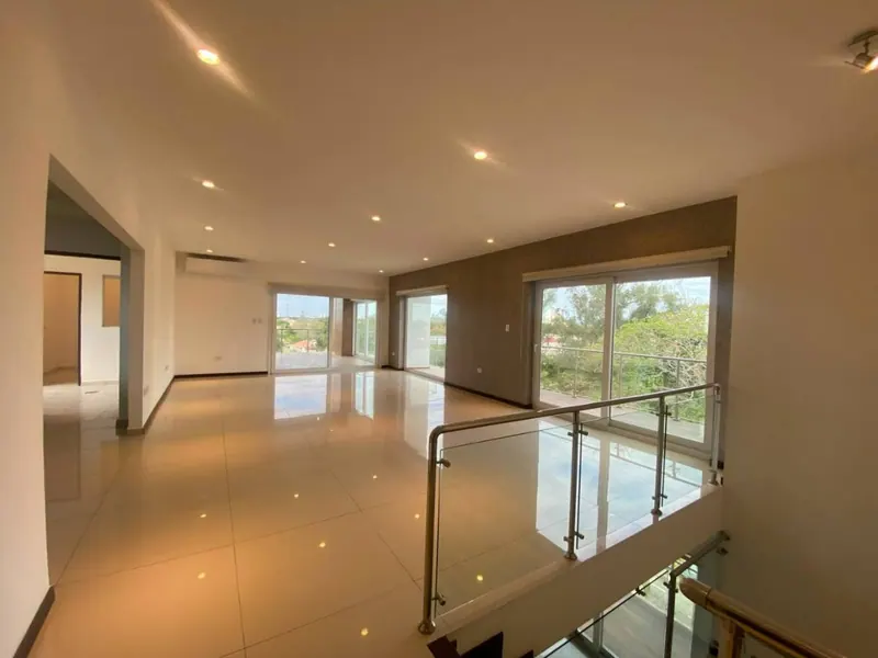 Departamento dúplex de 4 dormitorios en venta en la Zona Norte: foto 11 de 28
