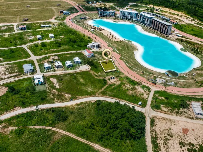 Terreno de 552,54 m² en primera línea en venta en Mar Adentro, Urubó: foto 3 de 5