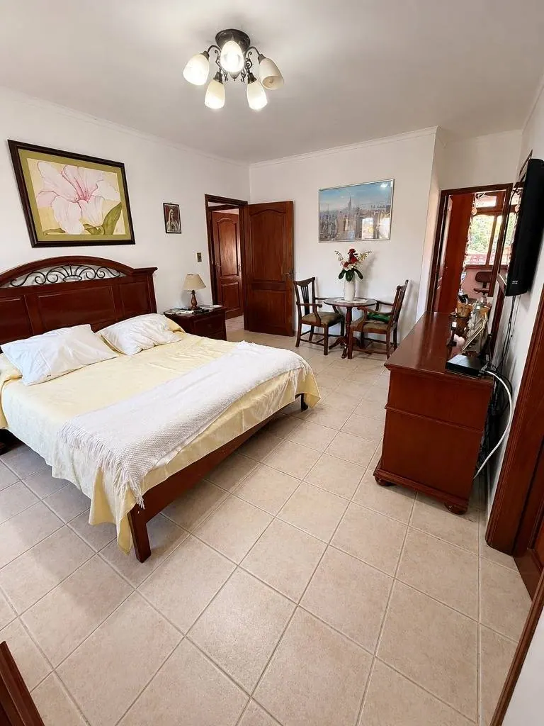 Casa de 4 dormitorios en venta en el Barrio Petrolero, Zona Sur: foto 3 de 12