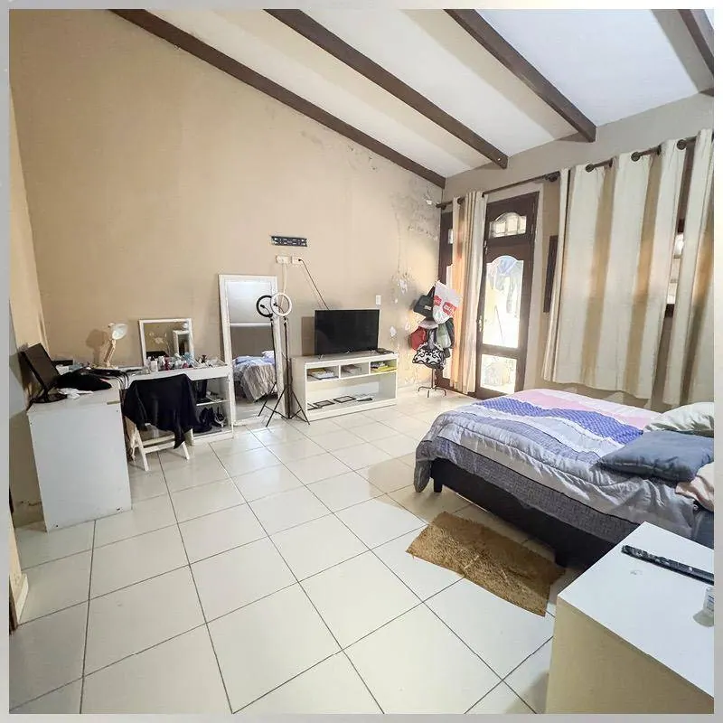 Casa con dos viviendas independientes en venta en la Zona Este: foto 2 de 9