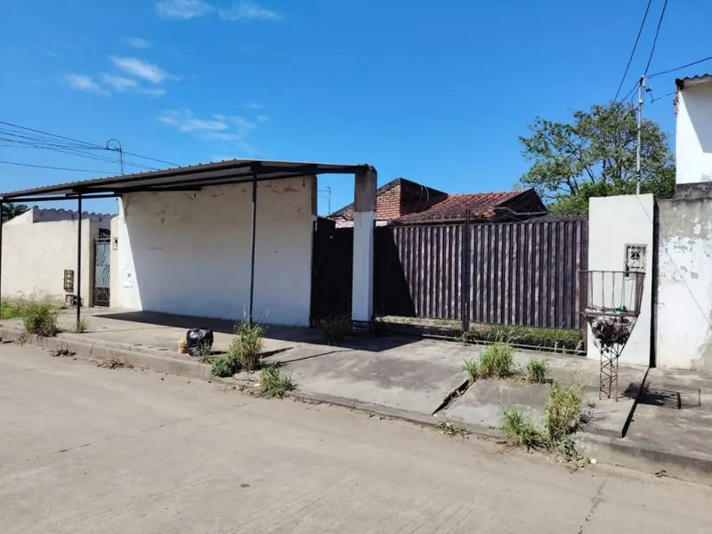 House with independent apartment for sale on Radial 10: foto 1 de 3