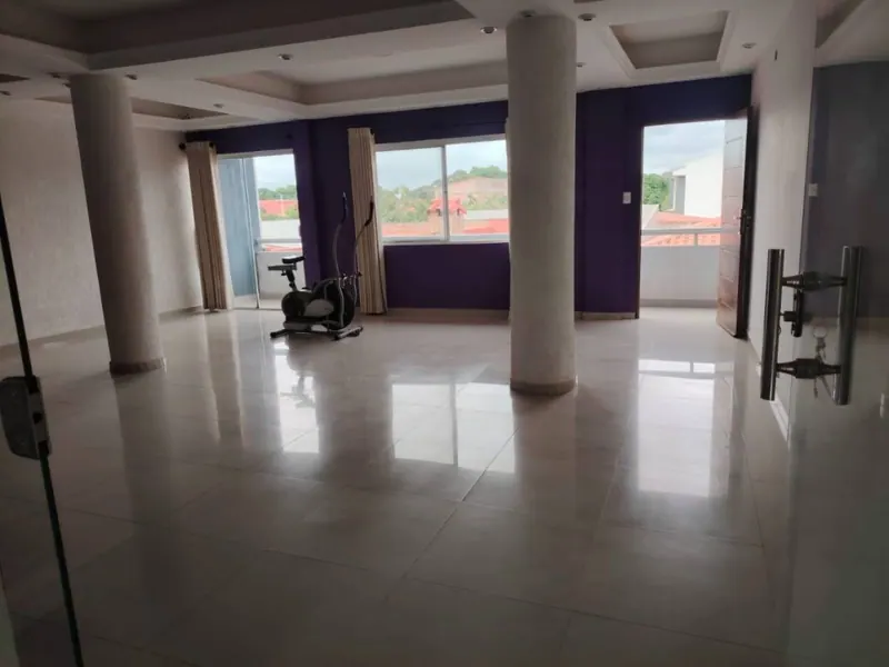 Casa en esquina en venta en la Zona Este con departamentos y galpón: foto 3 de 5