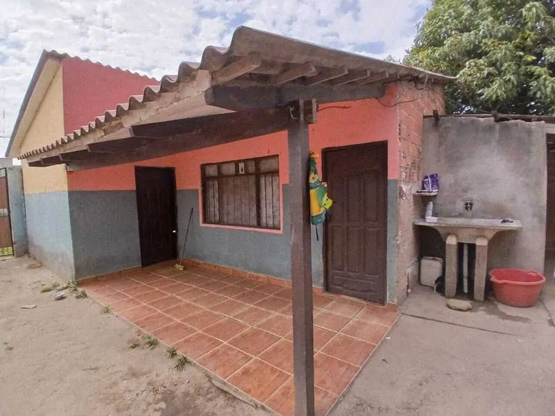 Casa de 3 dormitorios con tienda en venta en el Plan 3000: foto 2 de 5