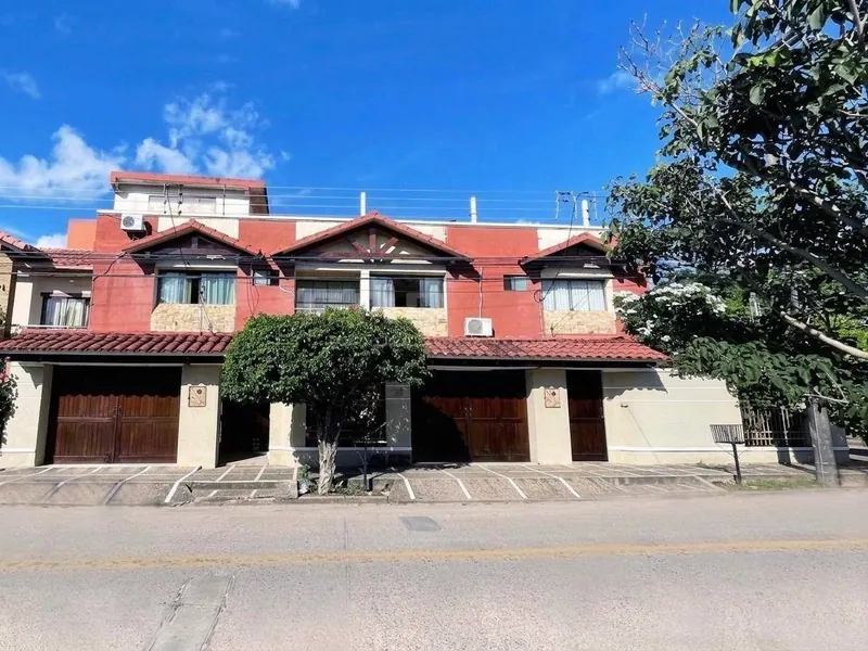Casa de 425 m² en venta sobre la av. Grigotá, barrio El Pary: foto 1 de 9
