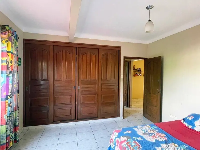 Casa de 425 m² en venta sobre la av. Grigotá, barrio El Pary: foto 2 de 9