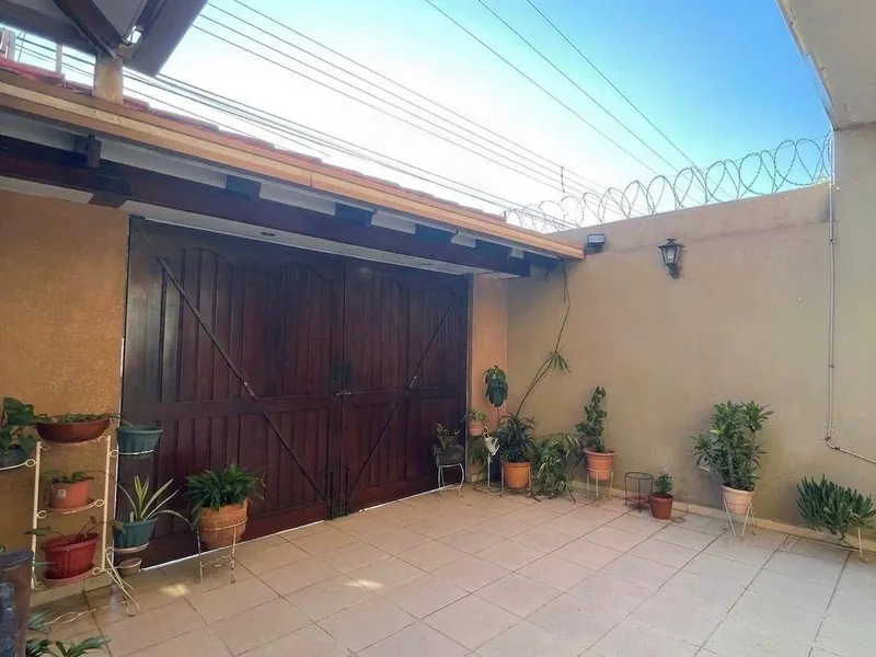 Casa de 425 m² en venta sobre la av. Grigotá, barrio El Pary: foto 6 de 9