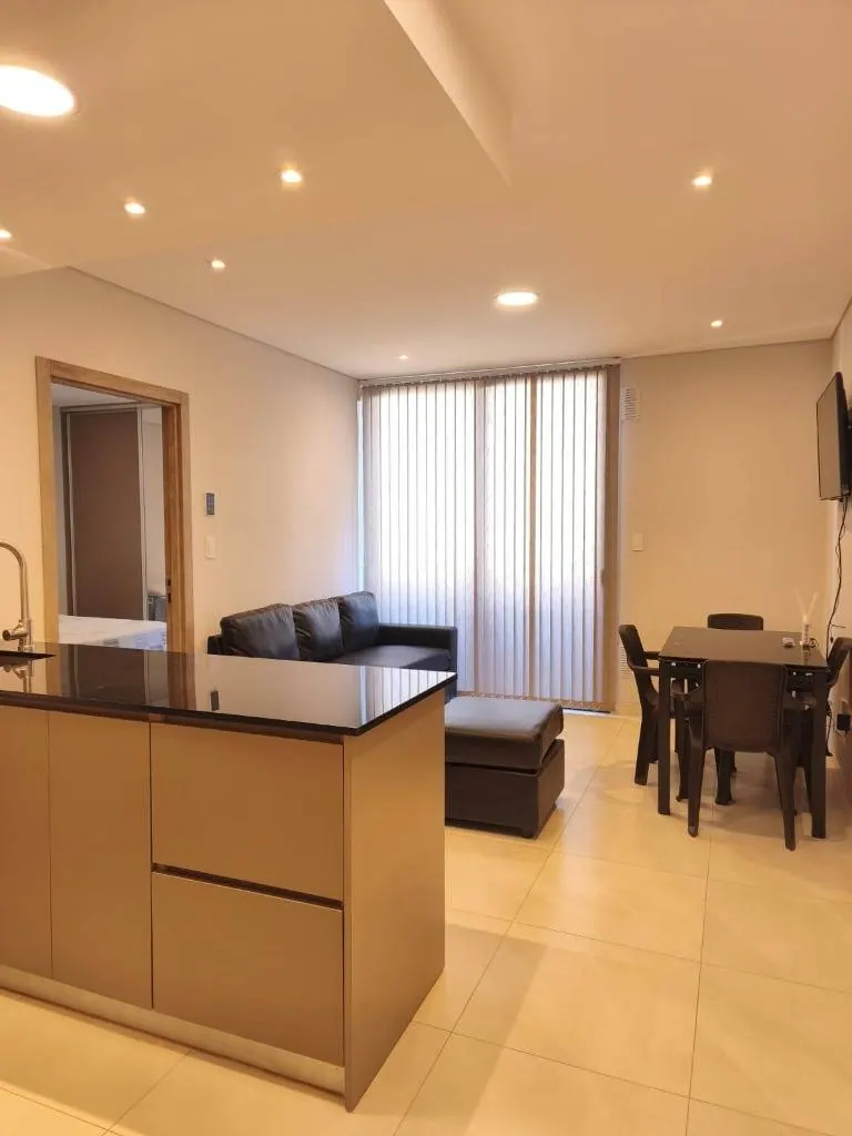 Departamento amoblado de 1 dormitorio en alquiler en Equipetrol: foto 2 de 25