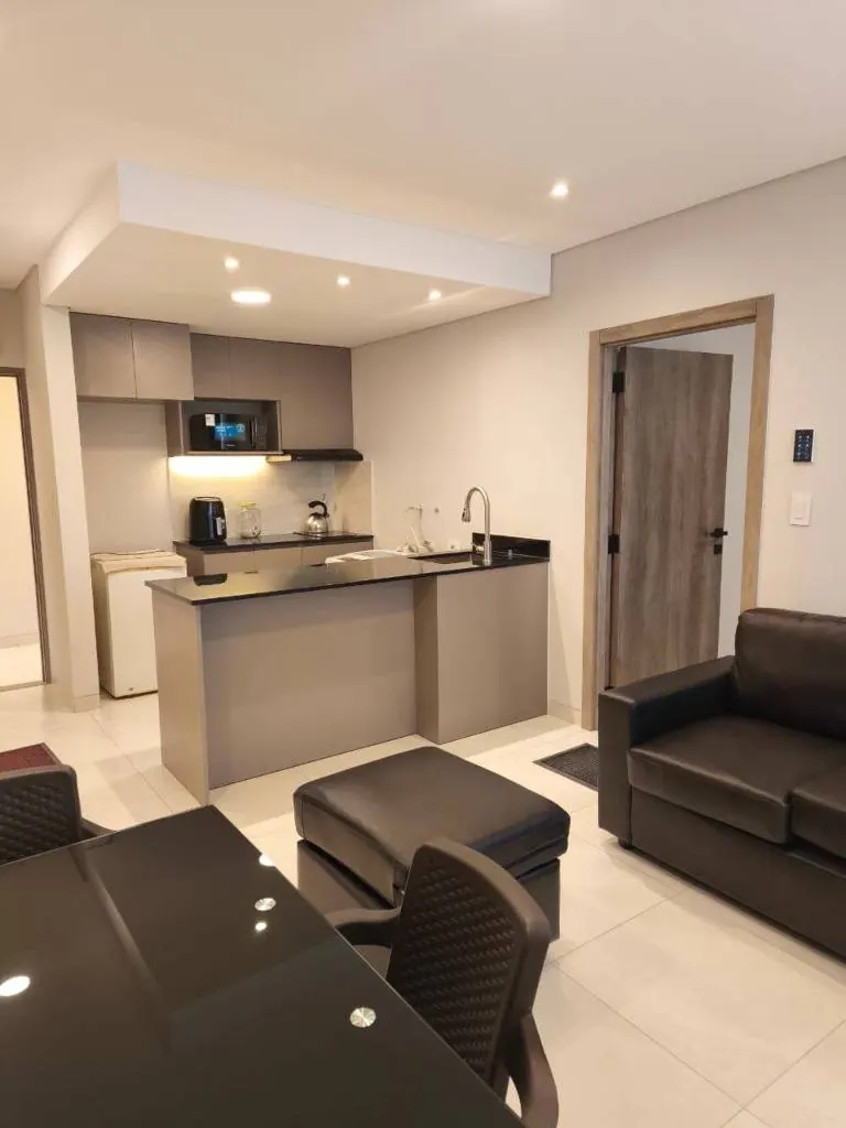 Departamento amoblado de 1 dormitorio en alquiler en Equipetrol: foto 4 de 25