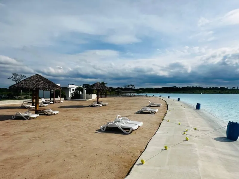 Terreno de 574,10 m² en venta en Playa Turquesa, Urubó: foto 1 de 8