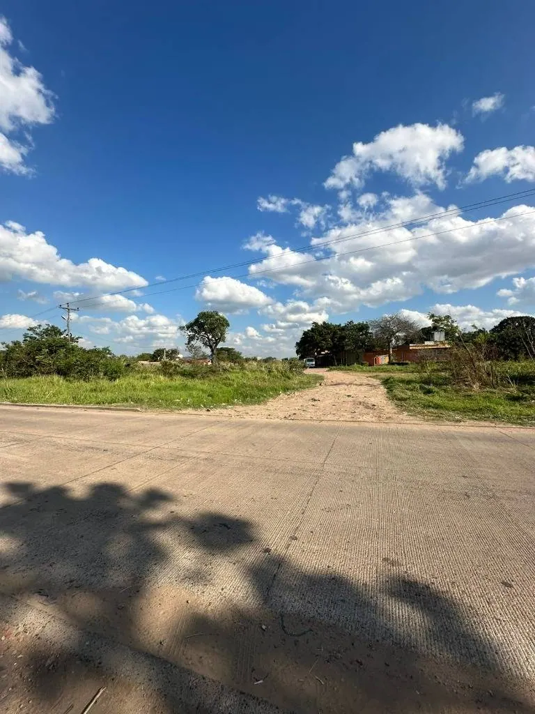 Terreno en esquina de 621 m² en venta sobre avenida en la Zona Este: foto 5 de 10