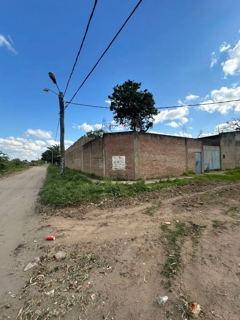 Terreno en esquina de 621 m² en venta sobre avenida en la Zona Este: foto 6 de 10