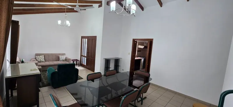 Casa amoblada de 2 dormitorios en alquiler sobre la Av. Alemana: foto 3 de 7
