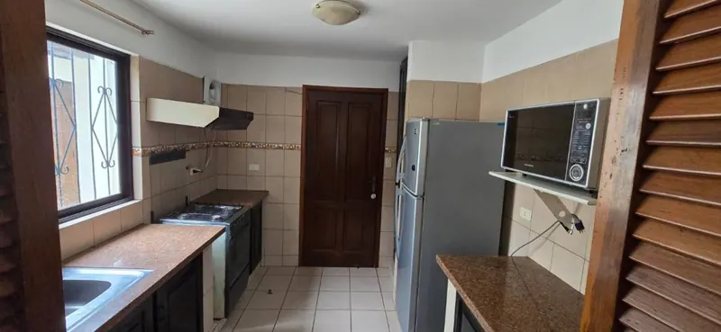 Casa amoblada de 2 dormitorios en alquiler sobre la Av. Alemana: foto 4 de 7