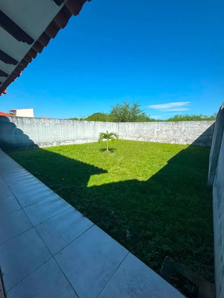 Brand-new 3-bedroom house for rent in the Motacú development: foto 6 de 6