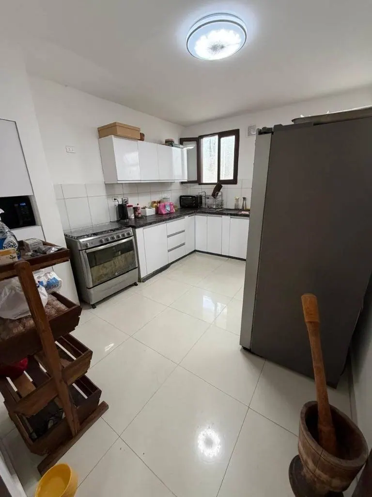 Casa de 4 dormitorios en anticrético en la Av. Mutualista, Zona Norte: foto 4 de 13