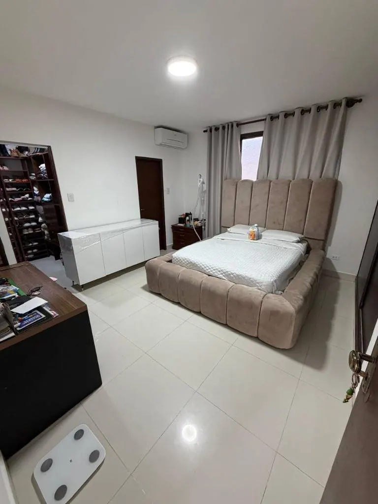 Casa de 4 dormitorios en anticrético en la Av. Mutualista, Zona Norte: foto 5 de 13