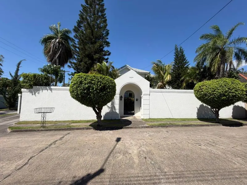 Casa de 3 dormitorios con piscina en venta en el barrio Las Palmas: foto 1 de 13