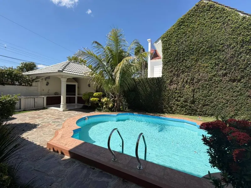 Casa de 3 dormitorios con piscina en venta en el barrio Las Palmas: foto 5 de 13