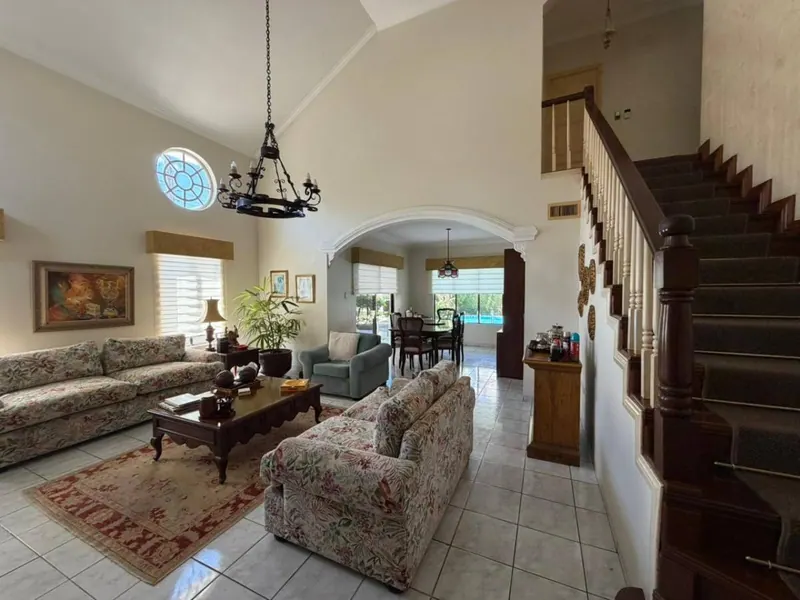 Casa de 3 dormitorios con piscina en venta en el barrio Las Palmas: foto 7 de 13
