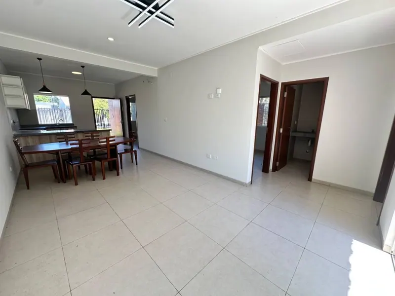 Casa de 3 dormitorios en venta en Valle Sánchez, Warnes: foto 9 de 21