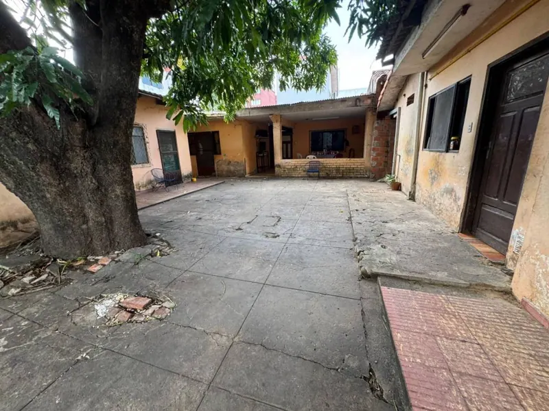 House for sale 1½ blocks from the 2nd ring, 442.72 m² lot: foto 6 de 12