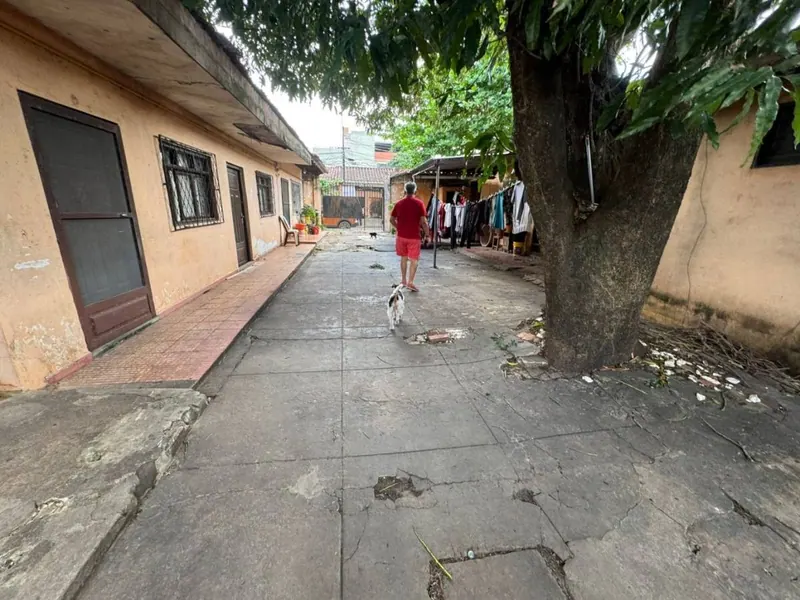 House for sale 1½ blocks from the 2nd ring, 442.72 m² lot: foto 7 de 12