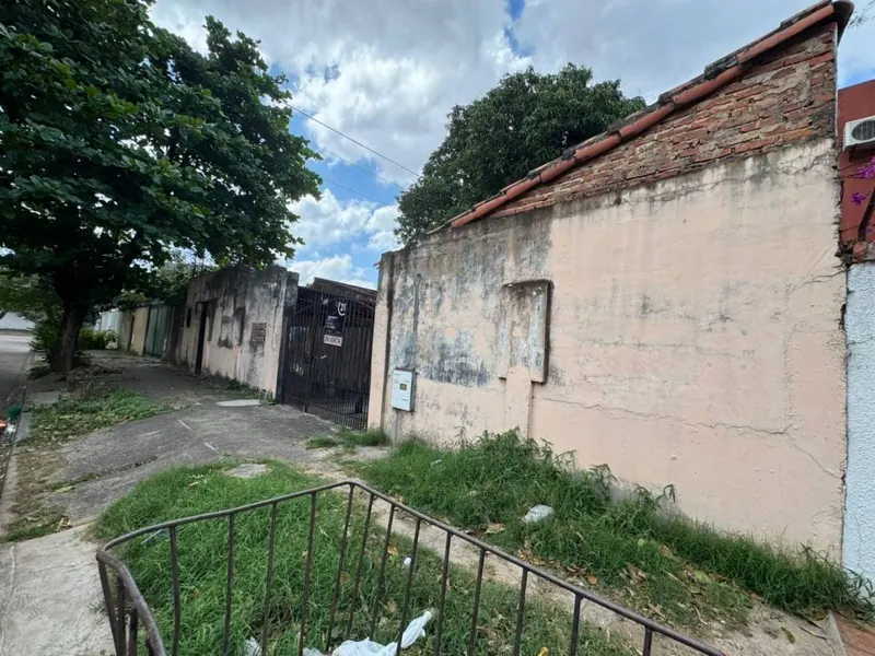 House for sale 1½ blocks from the 2nd ring, 442.72 m² lot: foto 8 de 12