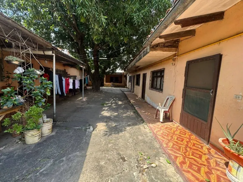 House for sale 1½ blocks from the 2nd ring, 442.72 m² lot: foto 12 de 12