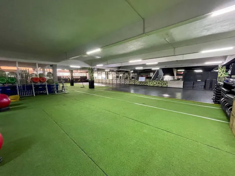 Edificio comercial de 4.000 m² en venta sobre la Av. Mutualista: foto 9 de 48