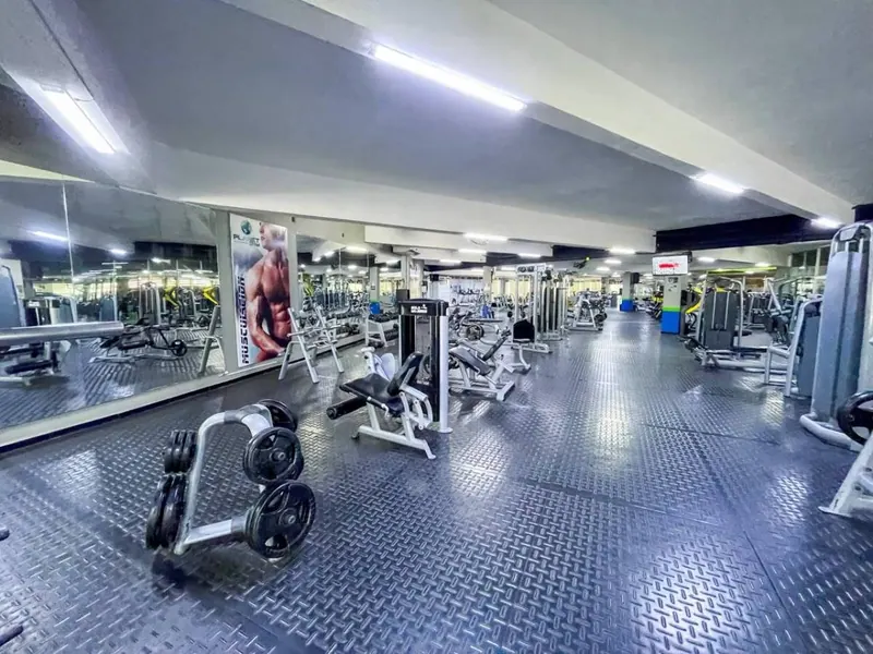 Edificio comercial de 4.000 m² en venta sobre la Av. Mutualista: foto 32 de 48