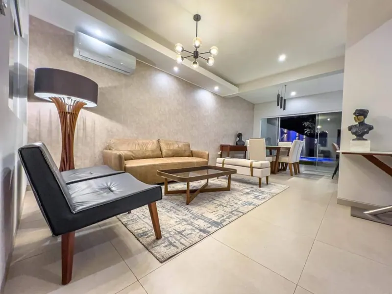 Casa amoblada de 3 dormitorios en venta en la Av. Beni, 9no anillo: foto 1 de 9