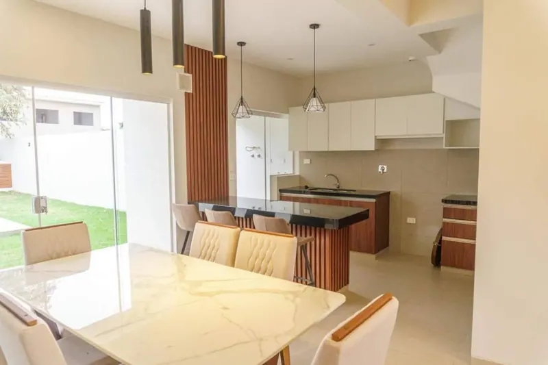 Casa amoblada de 3 dormitorios en venta en la Av. Beni, 9no anillo: foto 4 de 9