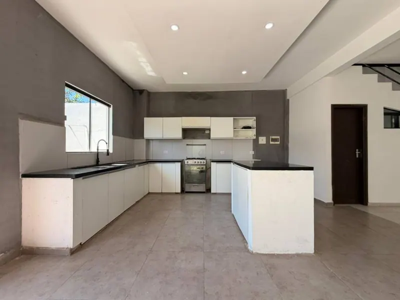 Casa de 4 dormitorios en venta en el condominio Kerana 1: foto 2 de 15