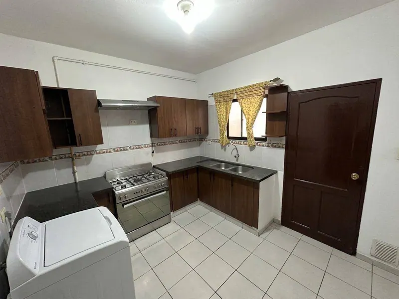 3-bedroom house for sale in the Virgen de Guadalupe gated community: foto 4 de 8